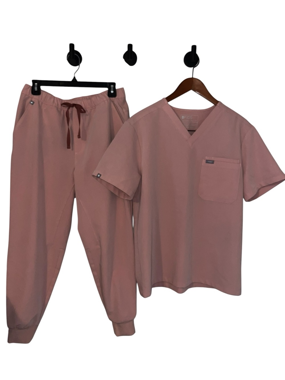 Figs Women's Mauve Scrub Set - Top & Jogger Pants